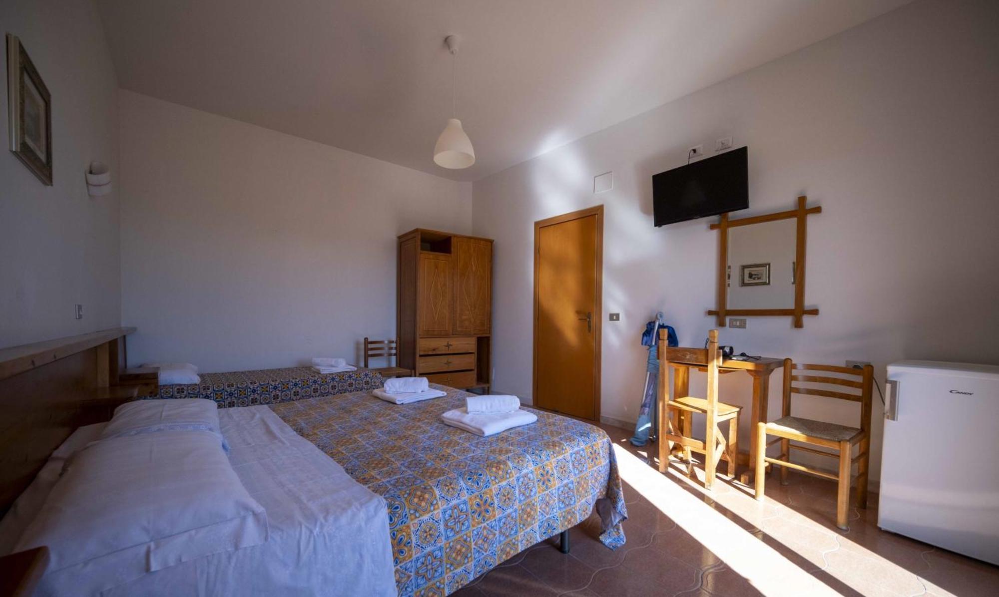 Hotel-Pensione 4 Stagioni Falcone Exteriör bild